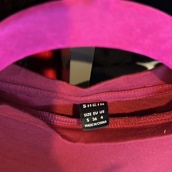 SHEIN maroon embroidered short sleeve top size S - Picture 2 of 3